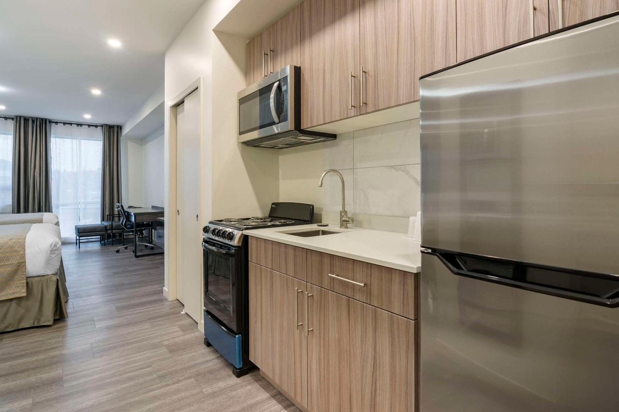 The Hue Hotel, Ascend Hotel Collection Kamloops Extérieur photo