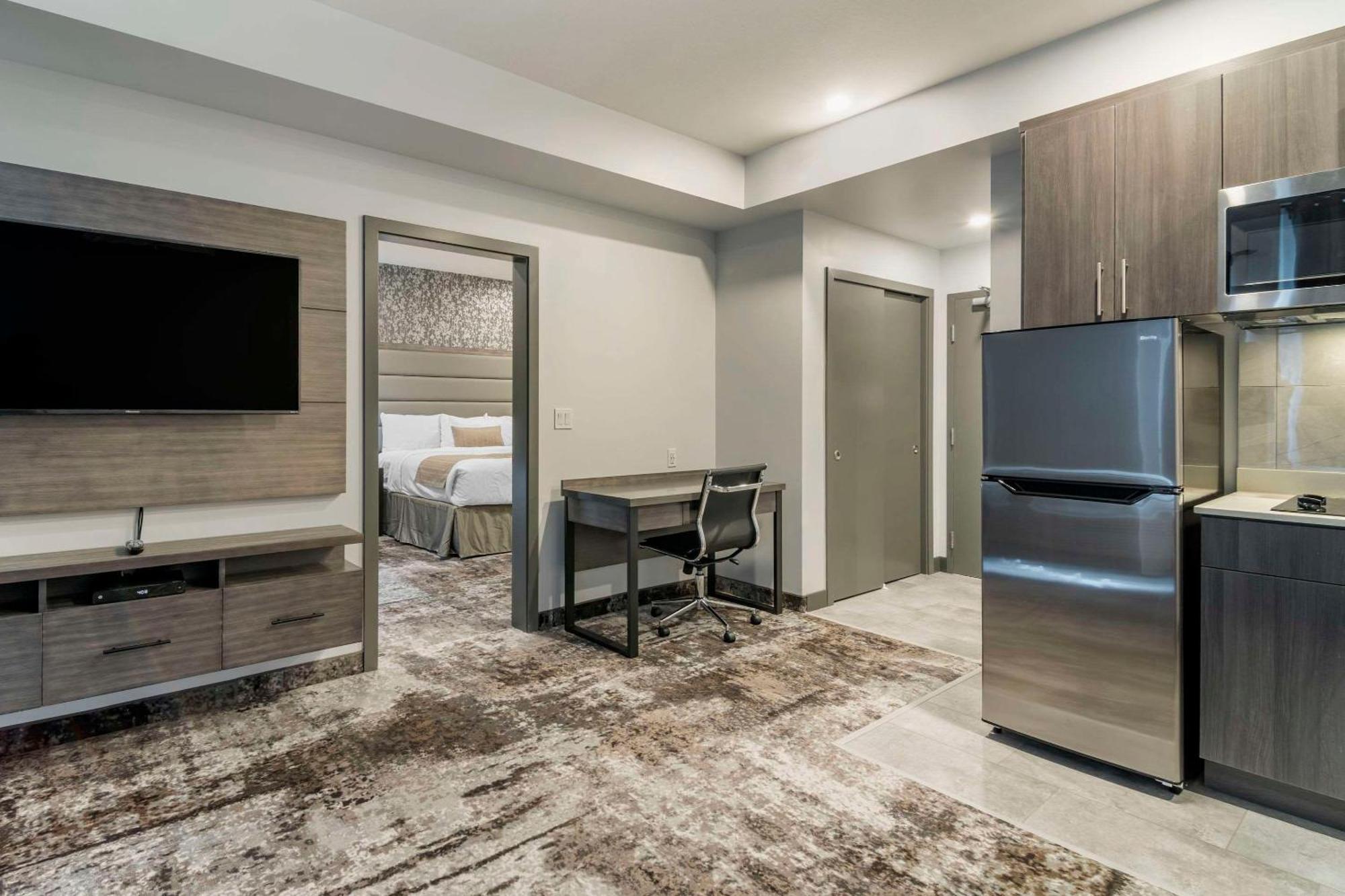 The Hue Hotel, Ascend Hotel Collection Kamloops Extérieur photo