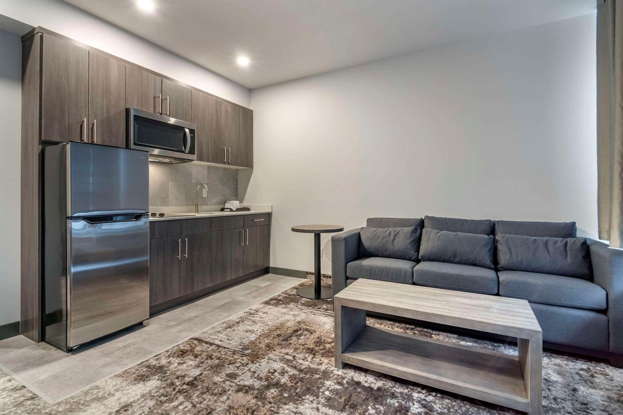 The Hue Hotel, Ascend Hotel Collection Kamloops Extérieur photo