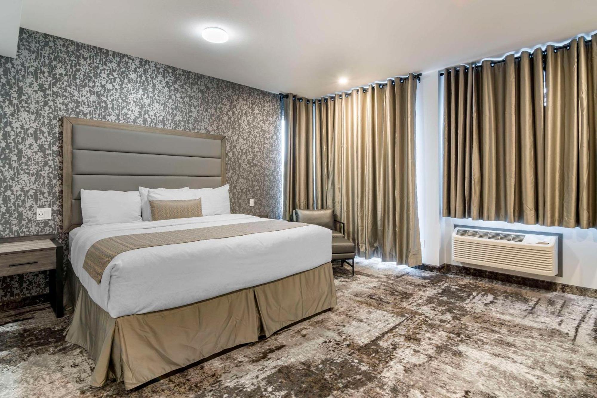 The Hue Hotel, Ascend Hotel Collection Kamloops Extérieur photo