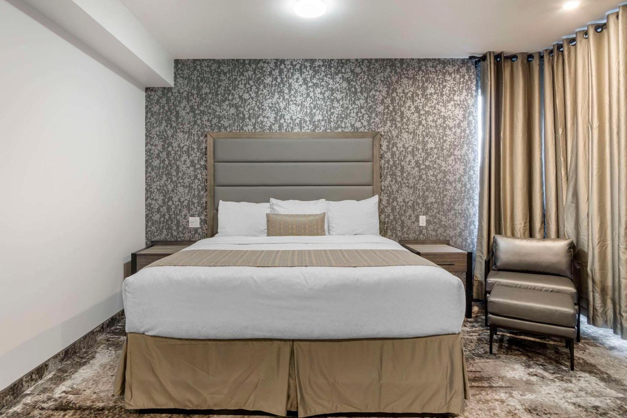The Hue Hotel, Ascend Hotel Collection Kamloops Extérieur photo